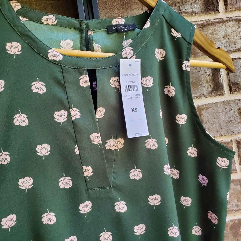 🌹NWT Ann Taylor Rose Print Top XS